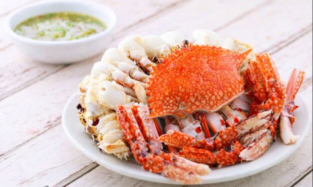 Poo Maa Neung (ปูม้านึ่ง)