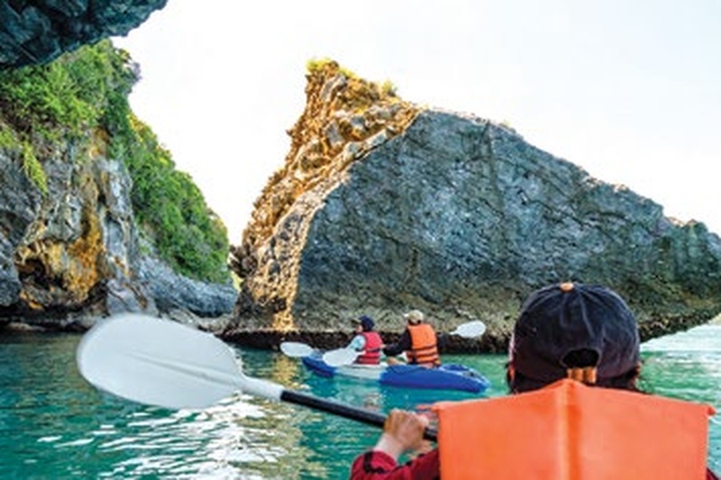 kayaking angthong national park