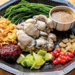 Hoy Nang Rom Song Kreuang