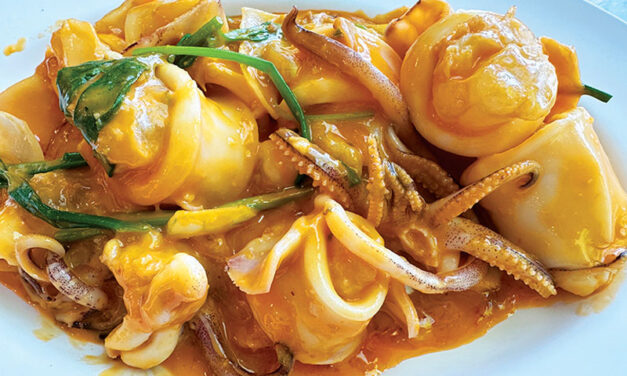 Pla Meuk Pad Kai Kem