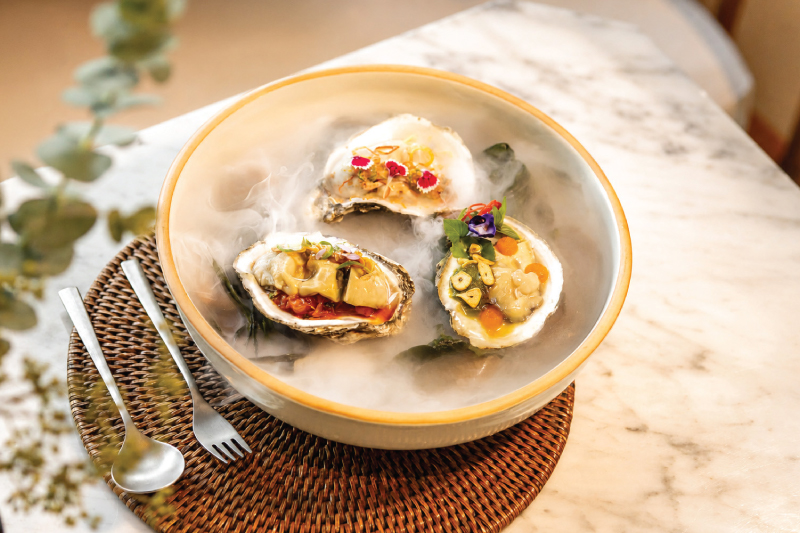 Hoy Nang Rom Song Kreuang (Oysters with Condiments), Samui Flavours | OurSamui